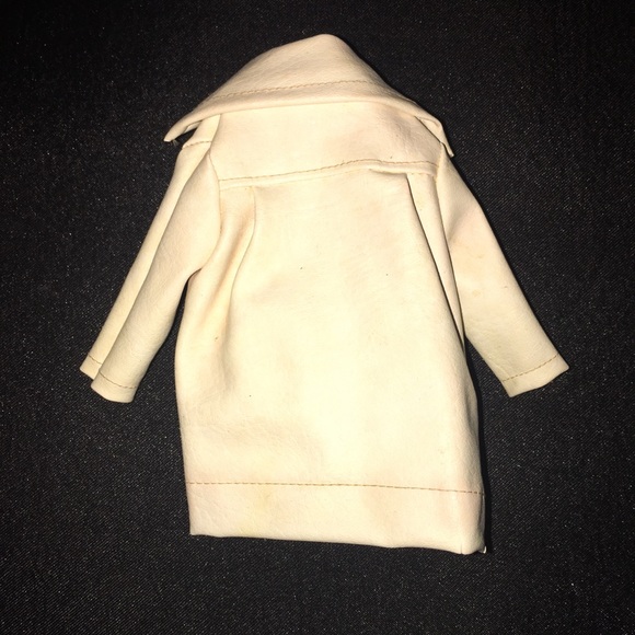 WINTER HOLIDAY #975 Barbie Doll White Faux Leather Jacket factory - Picture 2 of 2